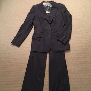 Anne Klein Women’s Blue/Gray Pantsuit Size 6